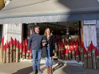 (ARXIU) Fruits Taribó va endur-se el primer premi l’any passat amb una coral de cantaires de fusta 