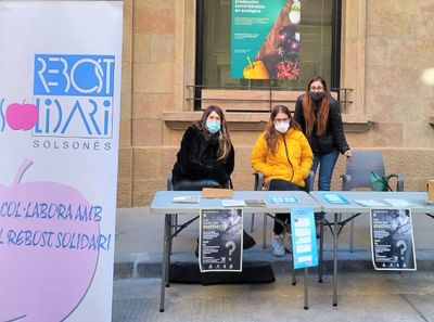 El Rebost Solidari del Solsonès surt al carrer per fer campanya al mercat de Solsona