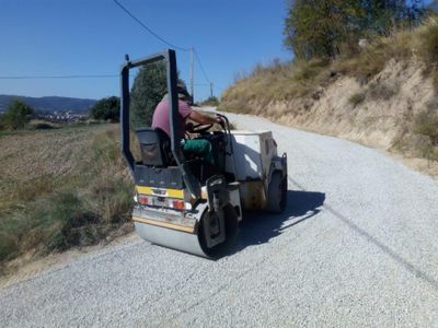 S’arranja amb reg asfàltic un tram del camí de Sant Bartomeu de Solsona
