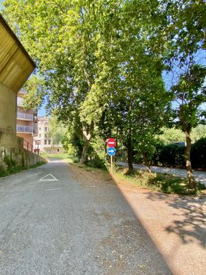 Treballs previs per a l'estesa d'un paviment de formigó